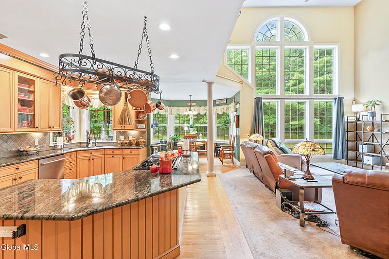 4th image of 31 Briarhurst Drive