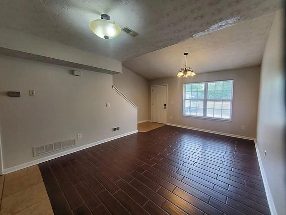5th image of 1100 Horsemans Ln APT 44