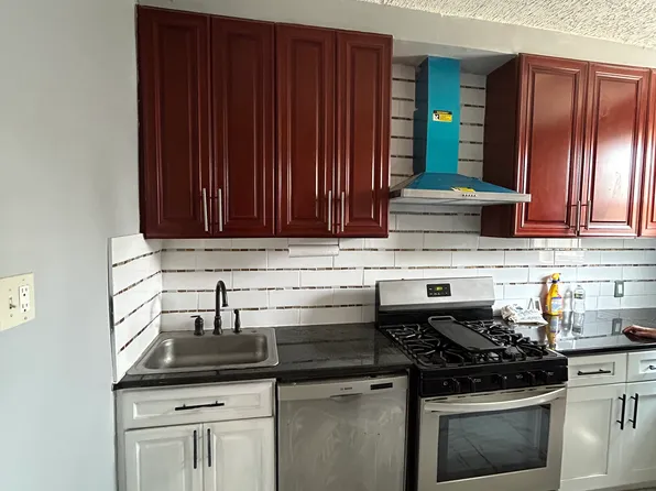 2627 E Chase St, Baltimore, MD 21213