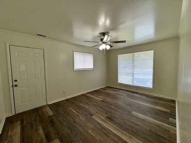 920 Rosewood Dr — Photo 9