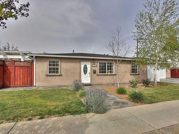 5th image of 1695 Hillsdale Ave