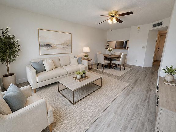 3rd image of 918 Twin Lakes Dr #8-M