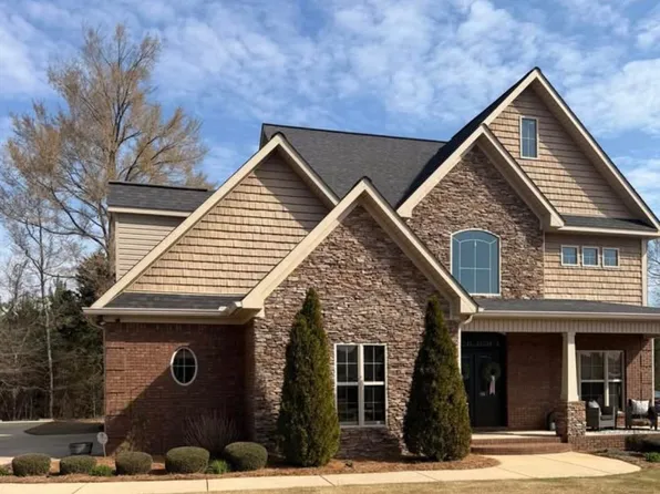 463 Justice Dr, Anniston, AL 36207
