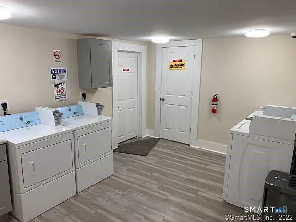 211 W Thames St #1 — Photo 10