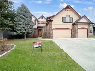 538 E Halpin Dr, Meridian, ID 83646