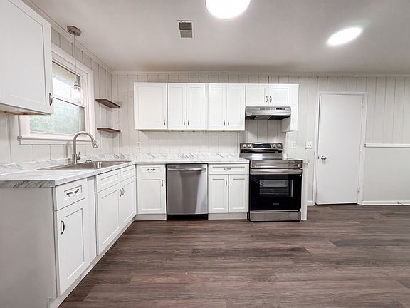 3rd image of 211 Isaac Dr