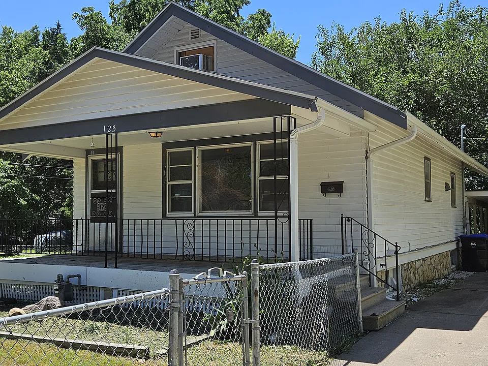 125 NW Franklin Ave