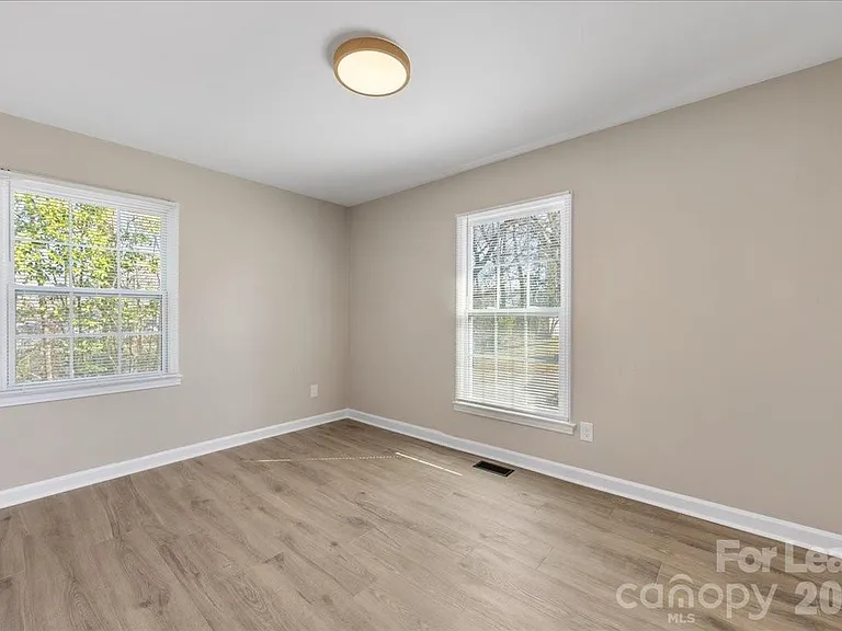 4700 Walden Ct — Photo 24