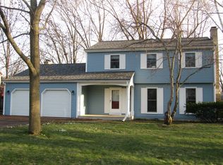 27W181 Oakwood St, Winfield, IL 60190