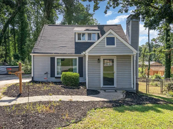 2 Line St, Taylors, SC 29687