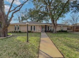 1133 Shadywood Ln, Desoto, TX 75115