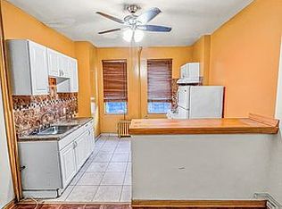 198 Hull St APT 1R, Brooklyn, NY 11233