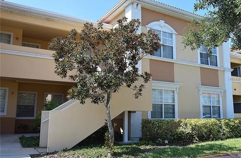 Villagio 1010 Front Exterior