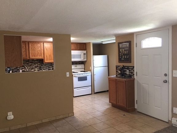 4th image of 1106 Potter Ave