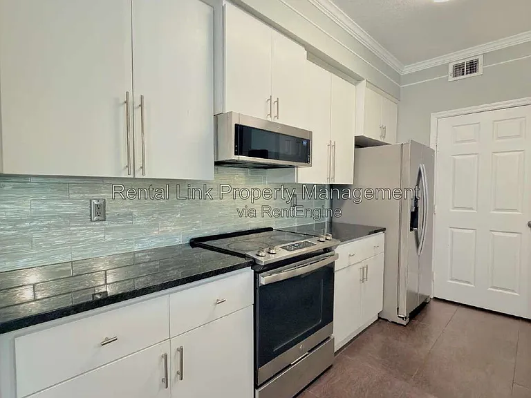 11530 Villa Grand #1115 — Photo 14