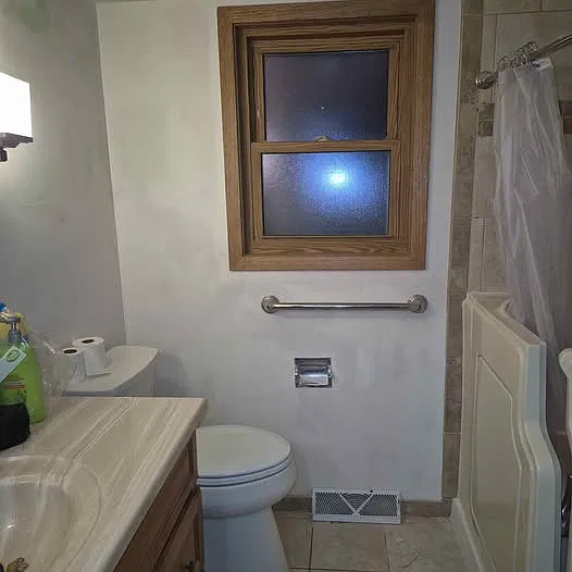 3 bed, 1800 sqft, $3,000 — Photo 4