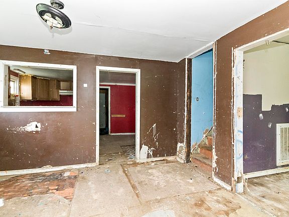 3rd image of 107 E South F St