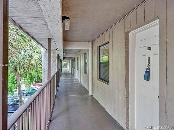 3rd image of 8767 Shadowwood Blvd #306