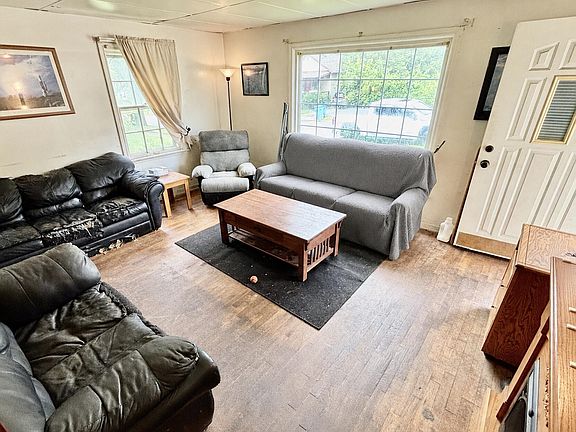 5th image of 913 Everett Dr