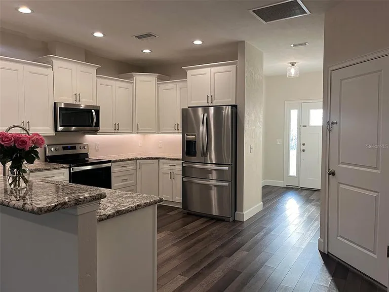 1641 NW 121st Way — Photo 4