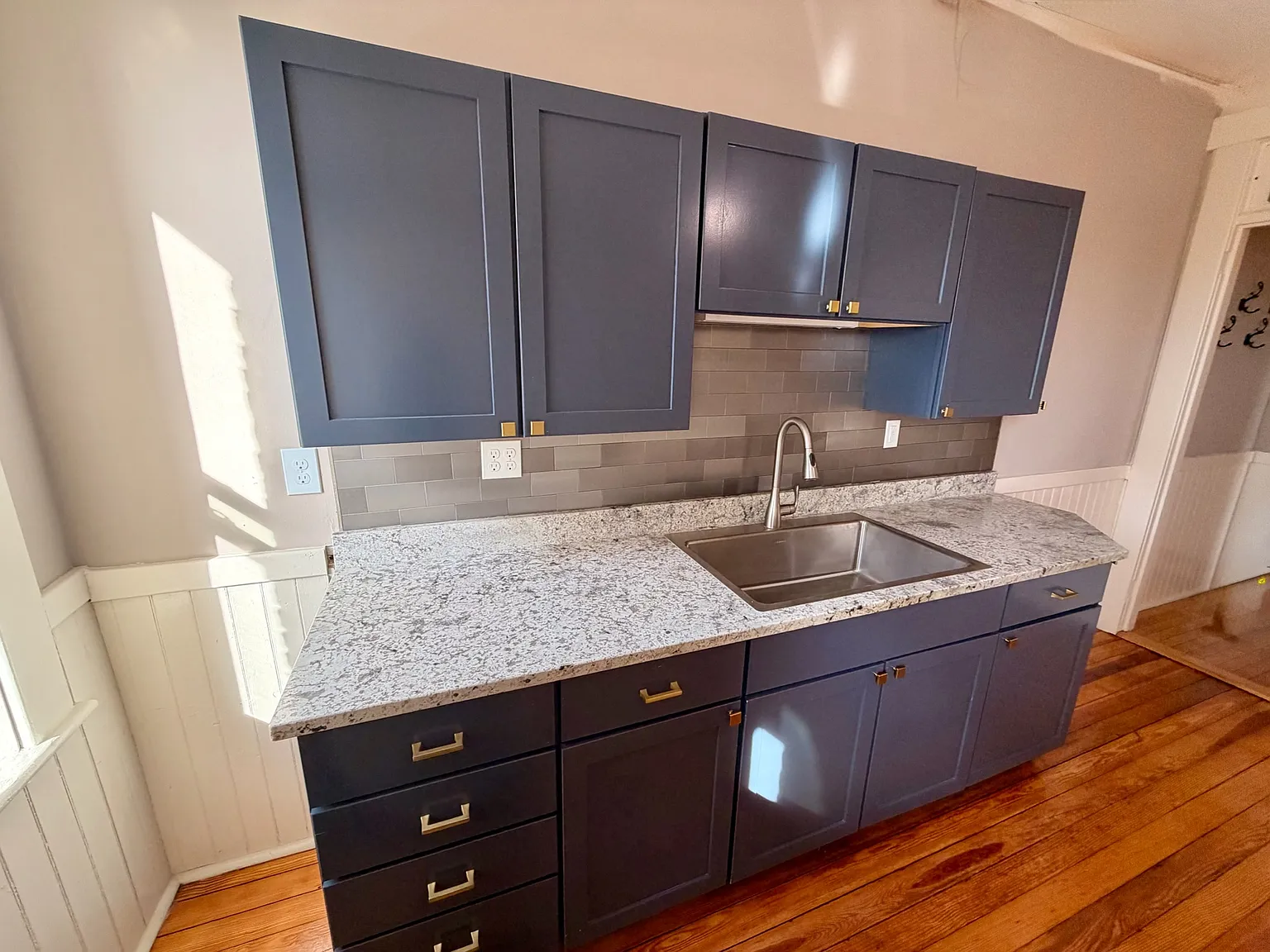 4 bed, 1.5 bath, 1050 sqft, $4,750 — Photo 4