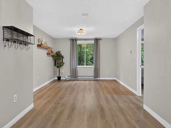 3rd image of 61 Wright St APT 105