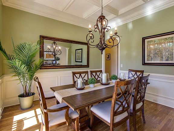 5th image of 2549 Benington Pl