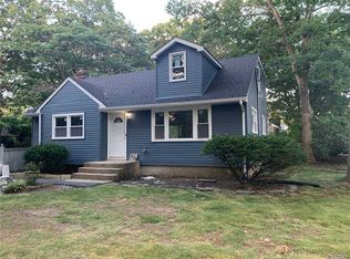 505 County Line Rd, Amityville, NY 11701