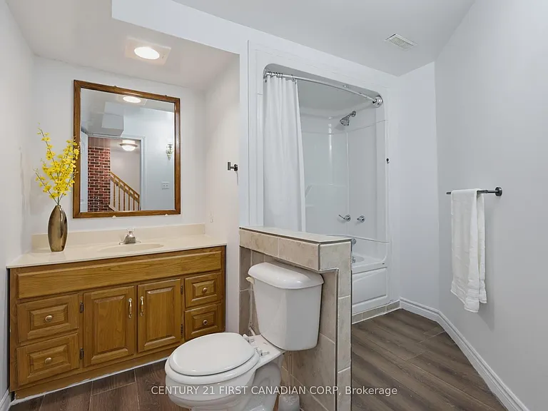 761 Blacksmith St — Photo 31
