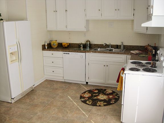 ...has Lots of Counter Space & New Vinyl!