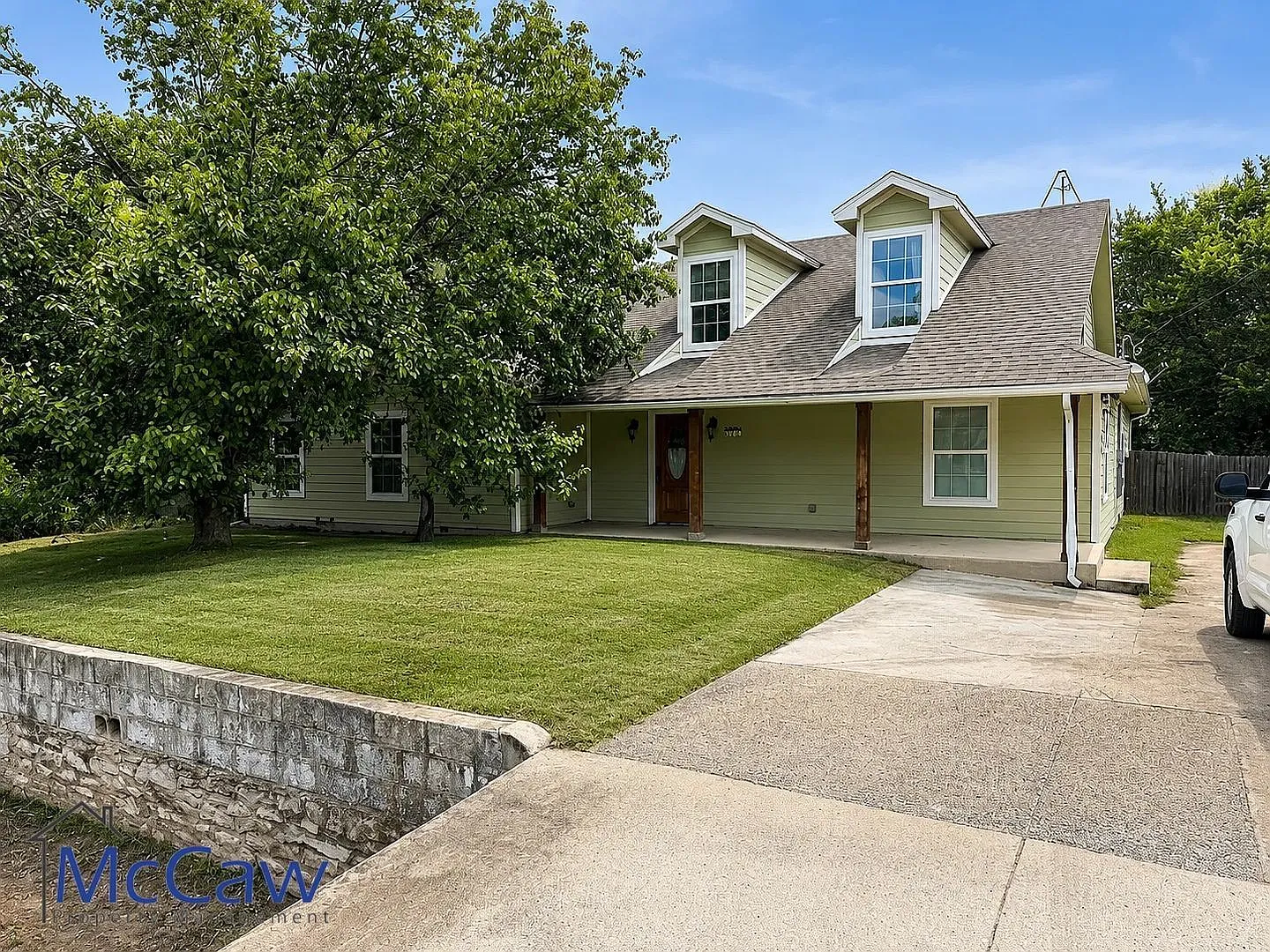 5 bed, 3.0 bath, 2730 sqft, $3,400 — Photo 3