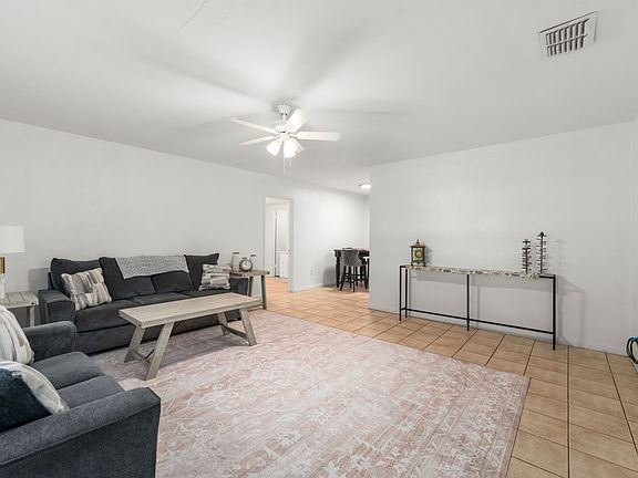 5th image of 4156 NW 10th St