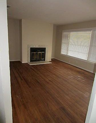 3rd image of 109 Bay Dr