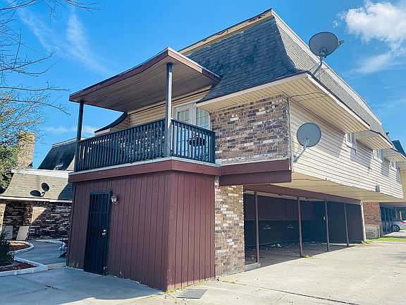 3rd image of 4401 Woodland Dr