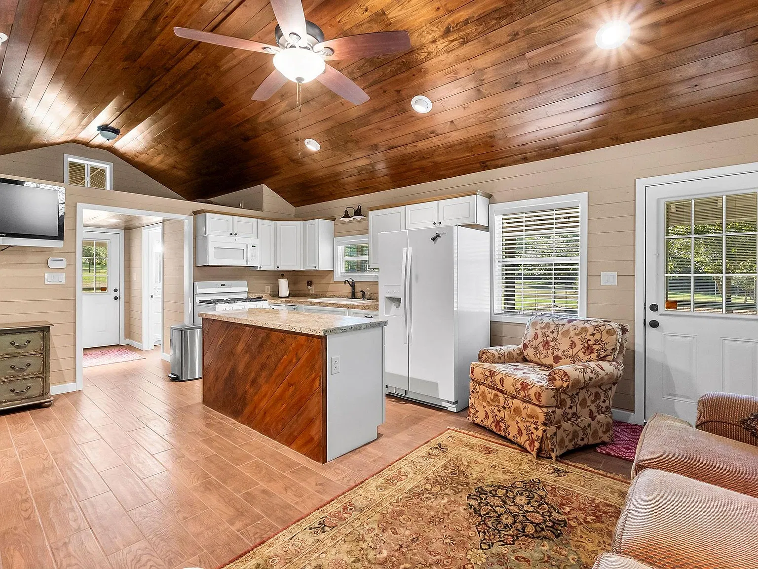 1 bed, 1.0 bath, 660 sqft, $1,500 — Photo 3