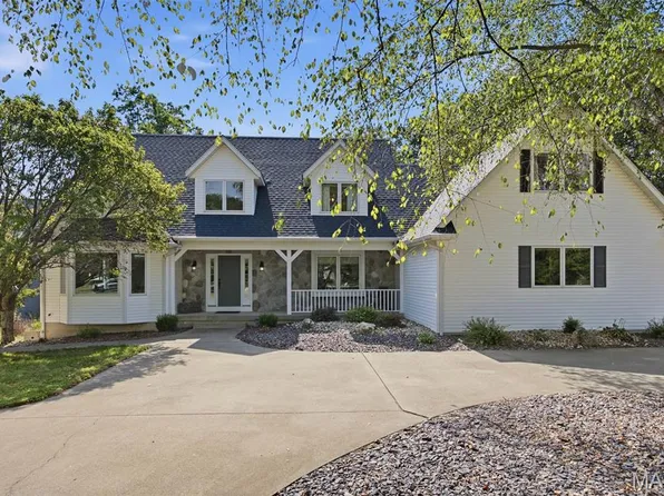 9 Denzel Dr, Greenville, IL 62246