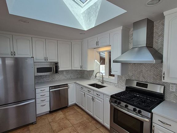 3rd image of 53 Corey Ave
