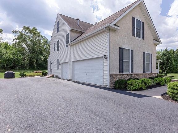 3rd image of 530 Church Rd