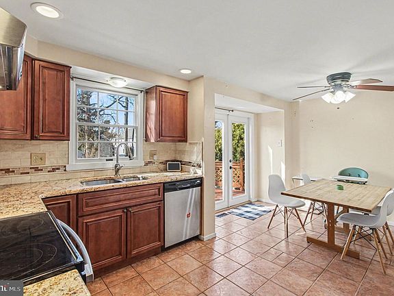 4th image of 24 Berkley Rd