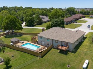 654/656 Pine Ridge St, Marshfield, MO 65706