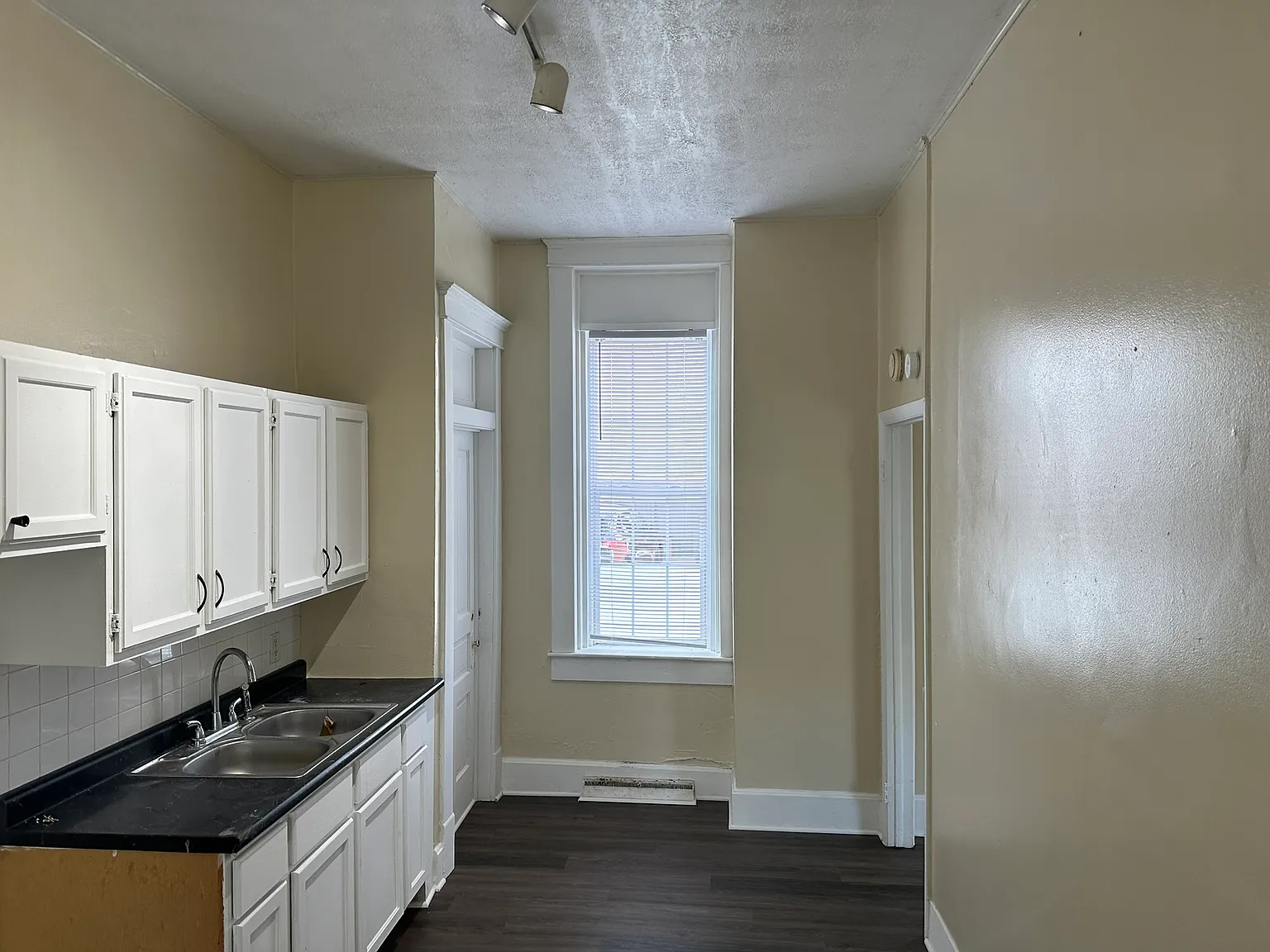 1 bed, 800 sqft, $775 — Photo 3