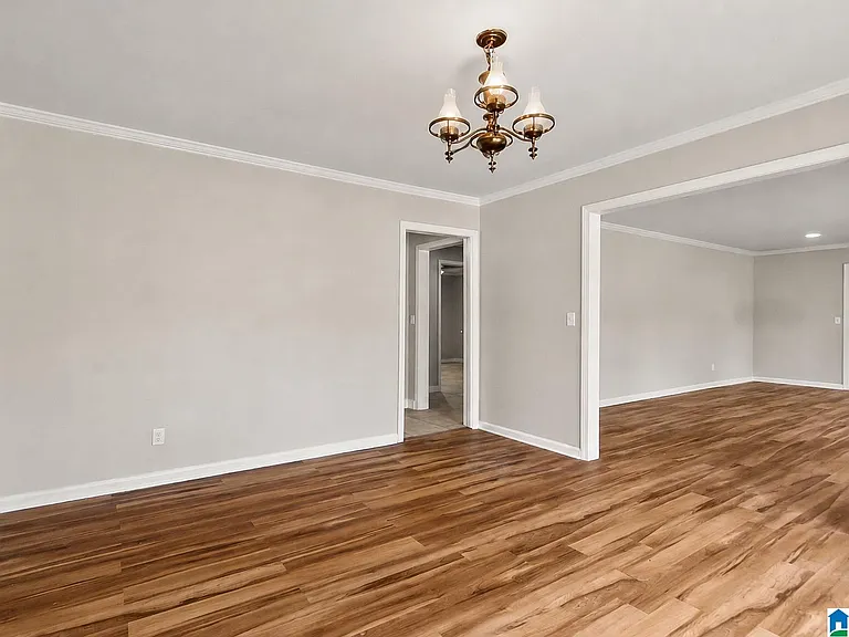 243 Cedar Crst — Photo 5