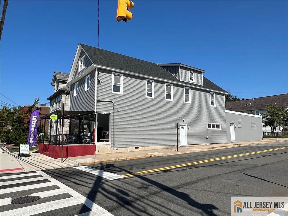 1st image of 588 Livingston Ave #2A