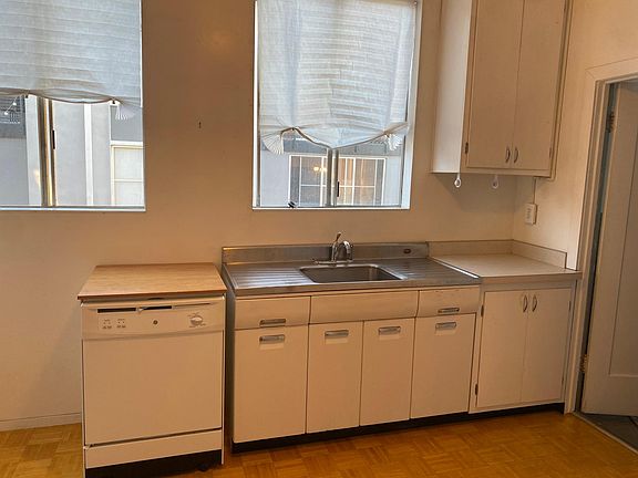 5th image of 3330 Buchanan St APT 2