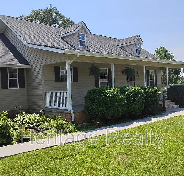 2707 Lady Bug Ln — Photo 1
