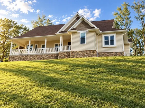 266 Warwick Dr, Valley Grove, WV 26060
