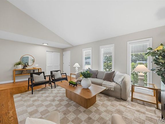 3rd image of 165 Saddleford Dr