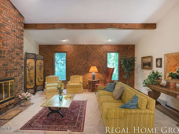 4th image of 2565 Birchcrest Dr SE