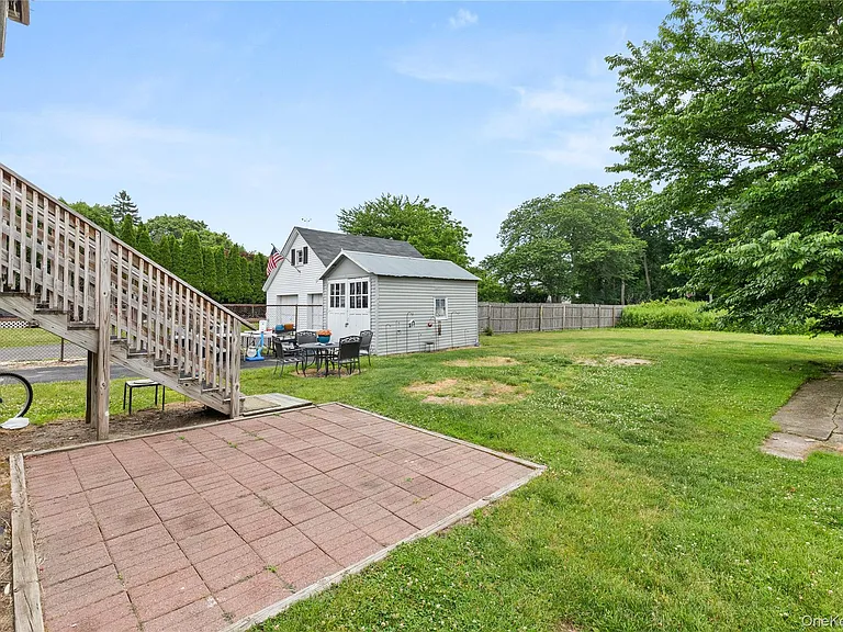 10 Dale Dr #1 — Photo 14