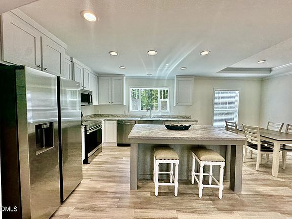 4th image of 144 Northwood Ct